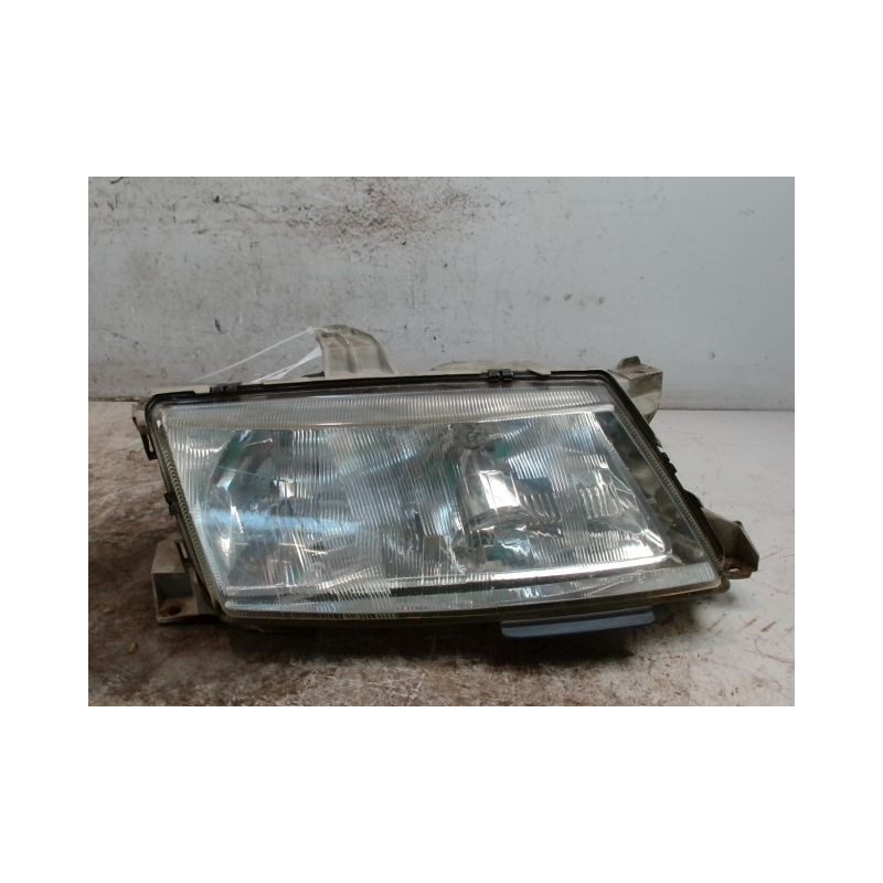 PHARE DROIT SAAB 9-5 ESTATE -2001