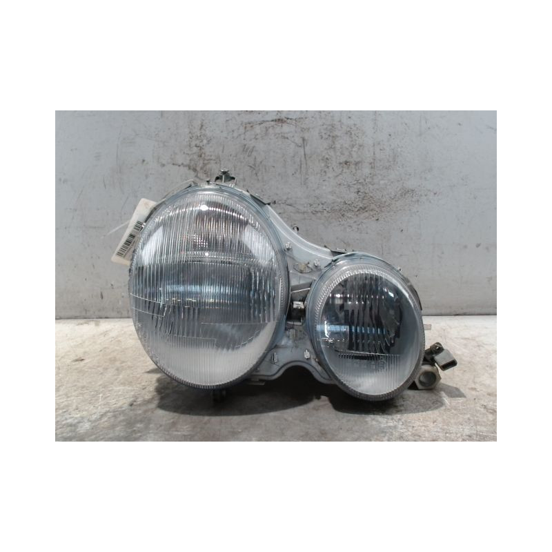 PHARE DROIT MERCEDES E300