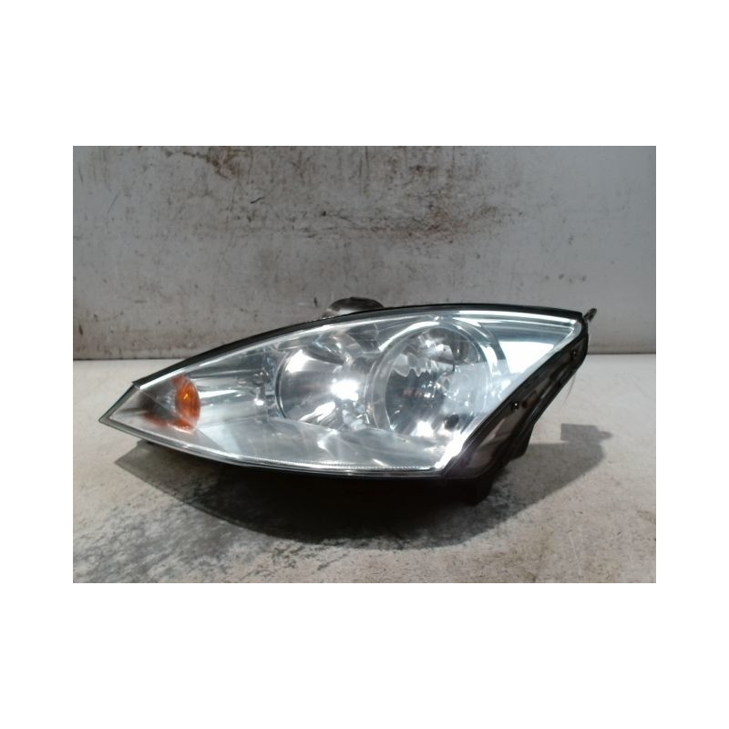 PHARE GAUCHE FORD FOCUS 04-07