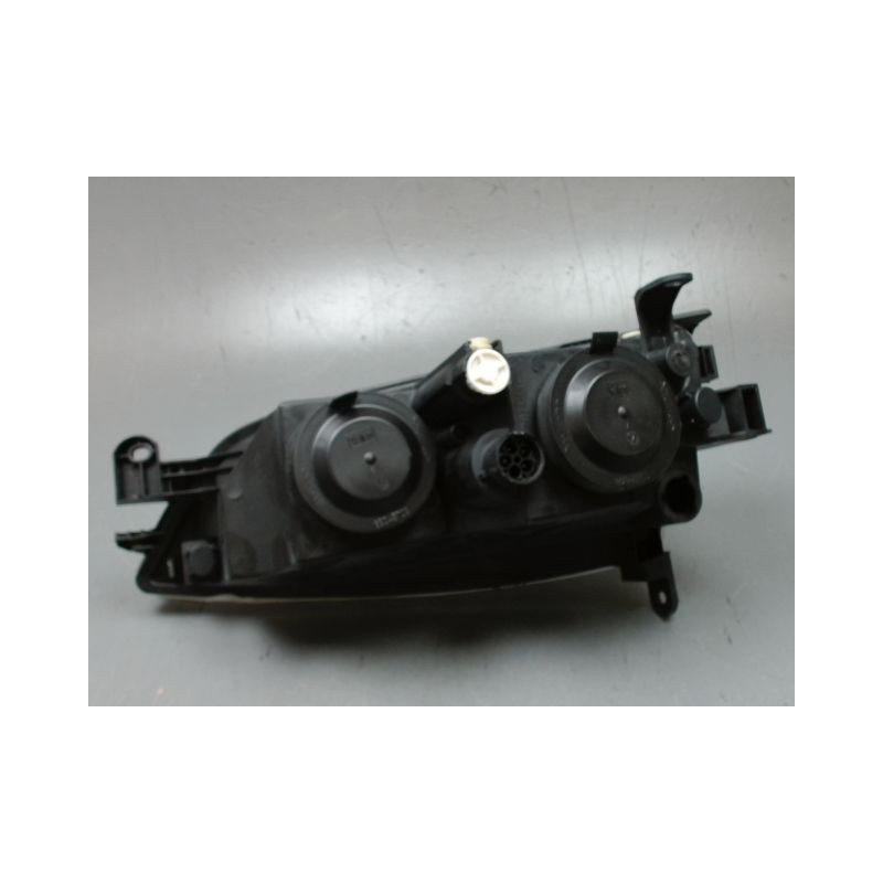 PHARE DROIT OPEL VECTRA 95-99