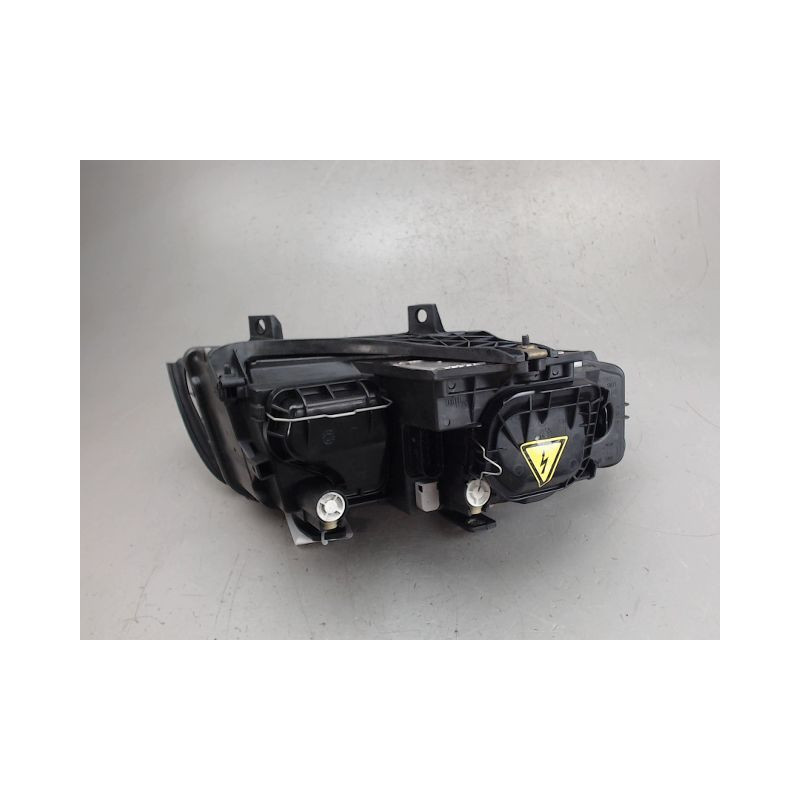 PHARE GAUCHE AUDI A4
