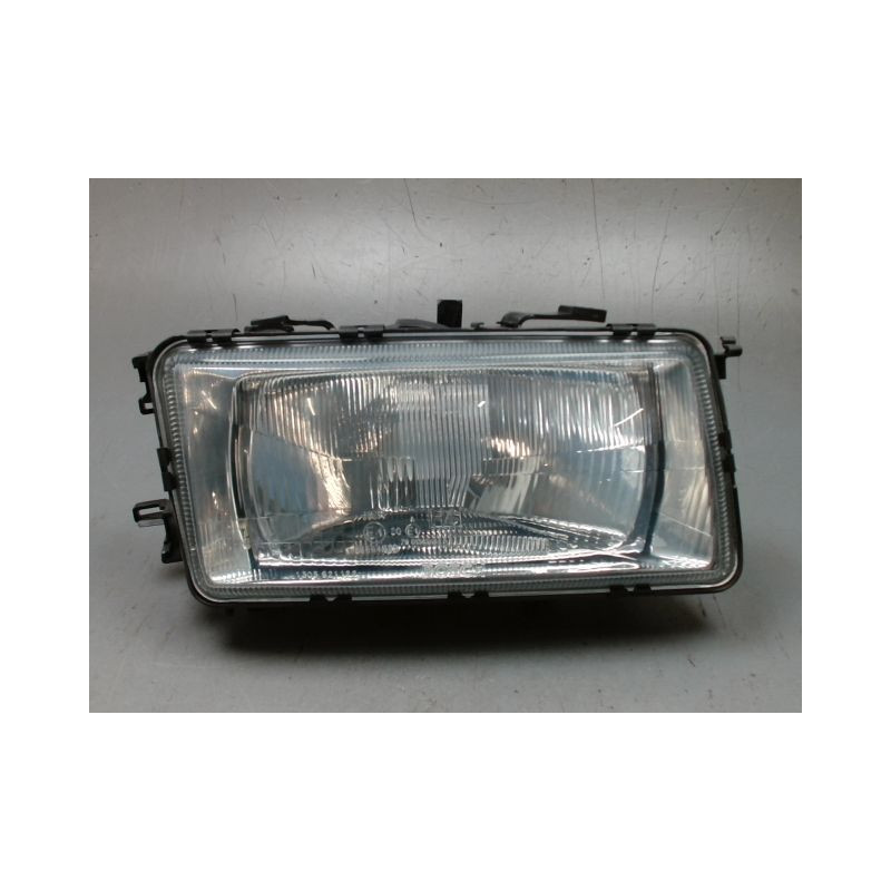 PHARE DROIT AUDI 80