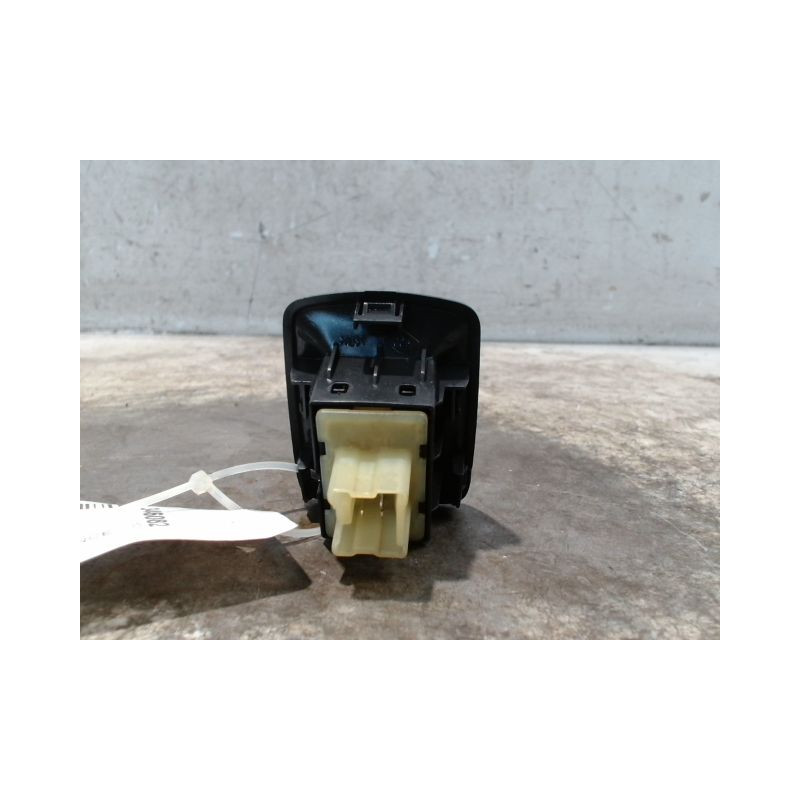 COMMANDE LEVE-GLACE PORTE ARD DACIA LODGY