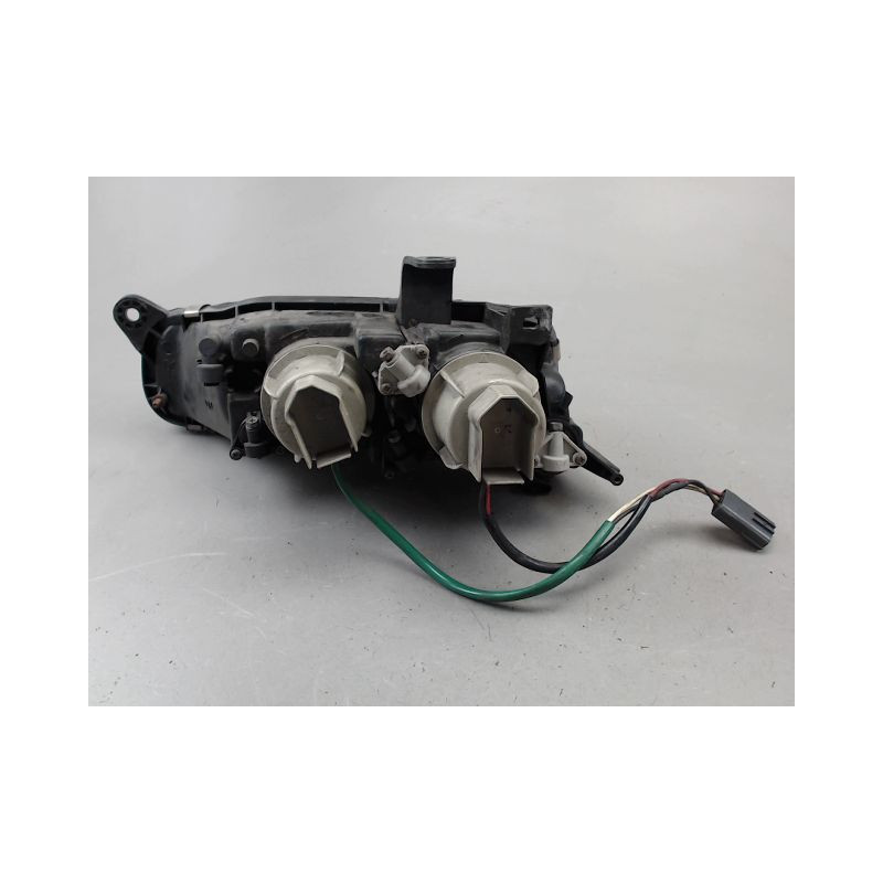 PHARE DROIT MAZDA 323