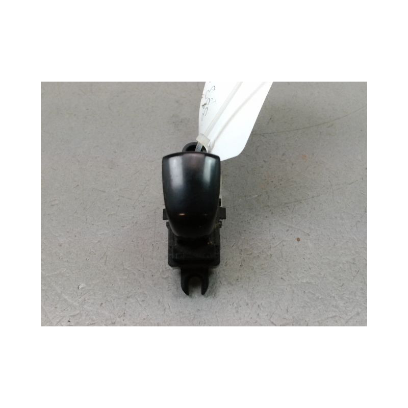 COMMANDE LEVE-GLACE PORTE AVD NISSAN X-TRAIL