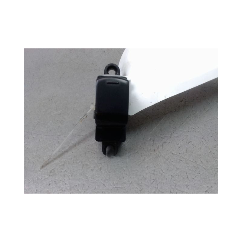 COMMANDE LEVE-GLACE PORTE ARG NISSAN CUBE