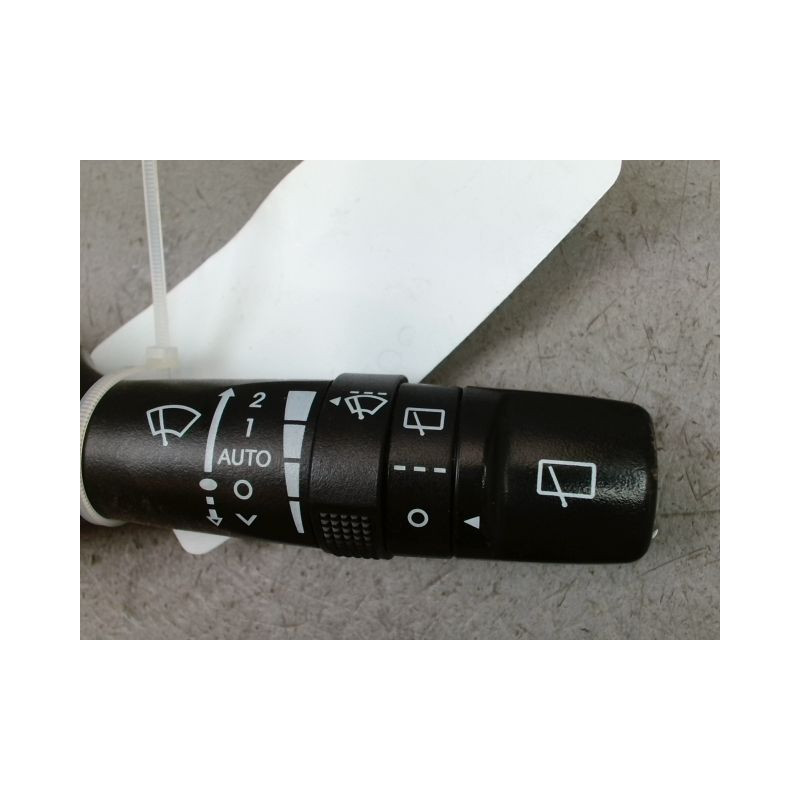 COMMANDE ESSUIE GLACE KIA RIO 2005-
