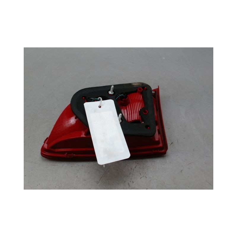 FEU ARRIERE INTERIEUR GAUCHE VOLKSWAGEN PASSAT SW 2005-