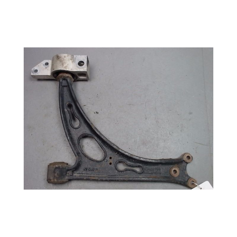 TRIANGLE INFERIEUR AVANT GAUCHE SEAT LEON 2005-