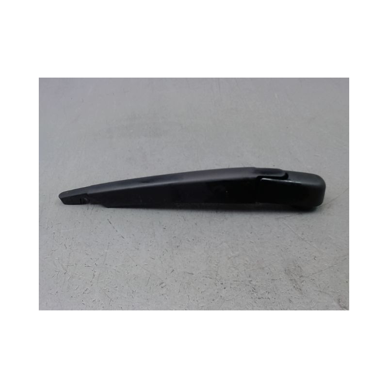BRAS ESSUIE-GLACE ARRIERE DACIA SANDERO 2008-