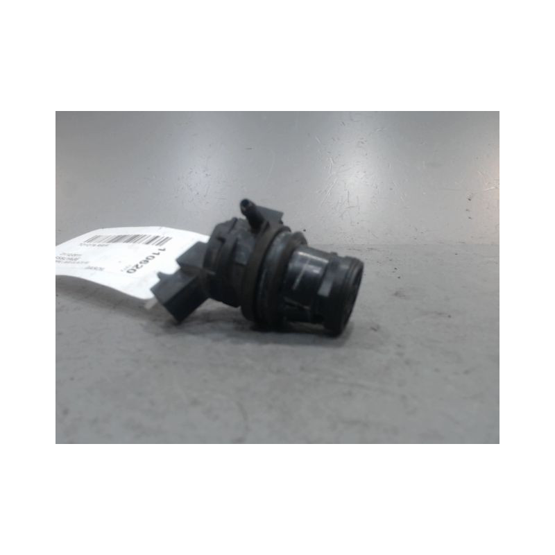 POMPE LAVE-GLACE AVANT TOYOTA RAV4