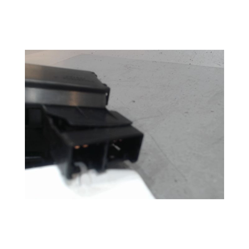 COMMANDE ESSUIE GLACE TOYOTA YARIS
