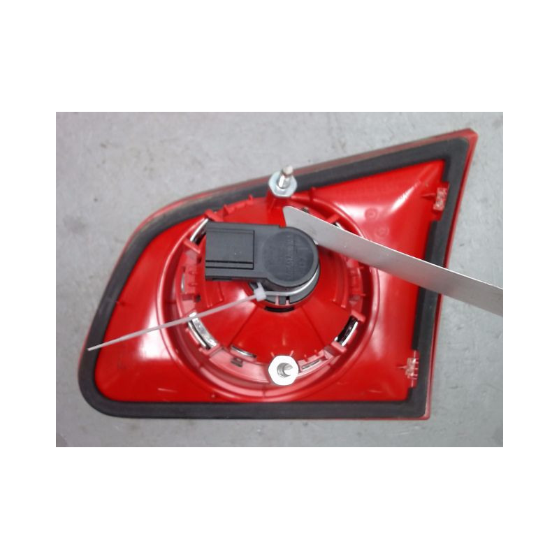 FEU ARRIERE INTERIEUR GAUCHE VOLKSWAGEN PASSAT SW 2005-