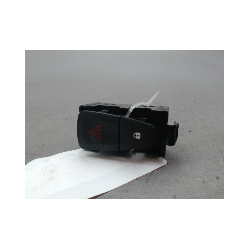 BOUTON DE WARNING DACIA SANDERO II Phase 1 2012-...