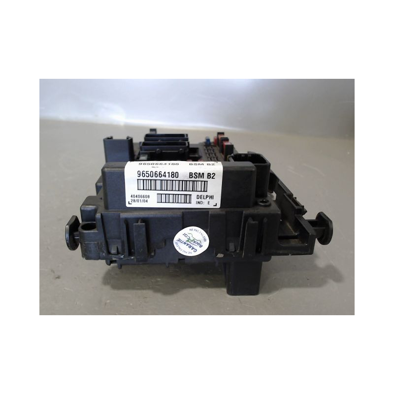 BOITE A FUSIBLES PEUGEOT 206
