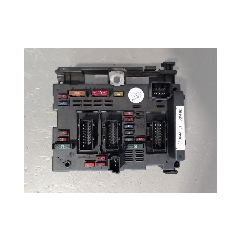 BOITE A FUSIBLES PEUGEOT 206