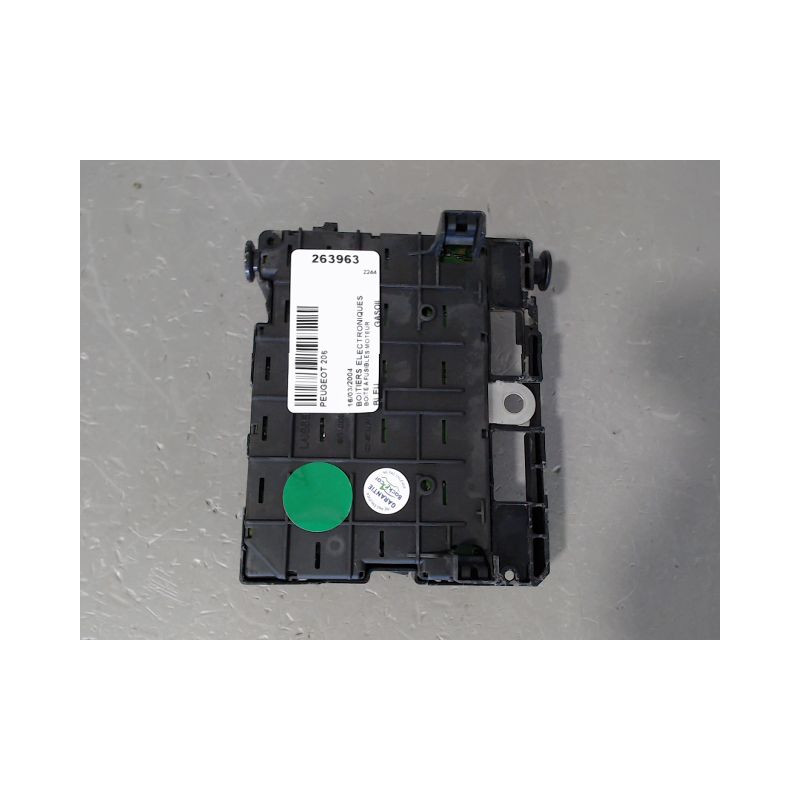 BOITE A FUSIBLES PEUGEOT 206