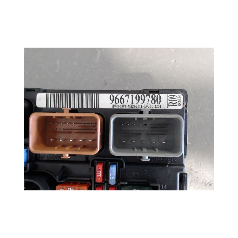 BOITE A FUSIBLES PEUGEOT 207