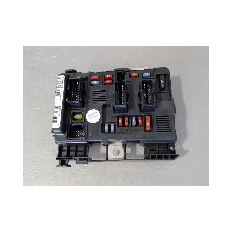 BOITE A FUSIBLES PEUGEOT 206