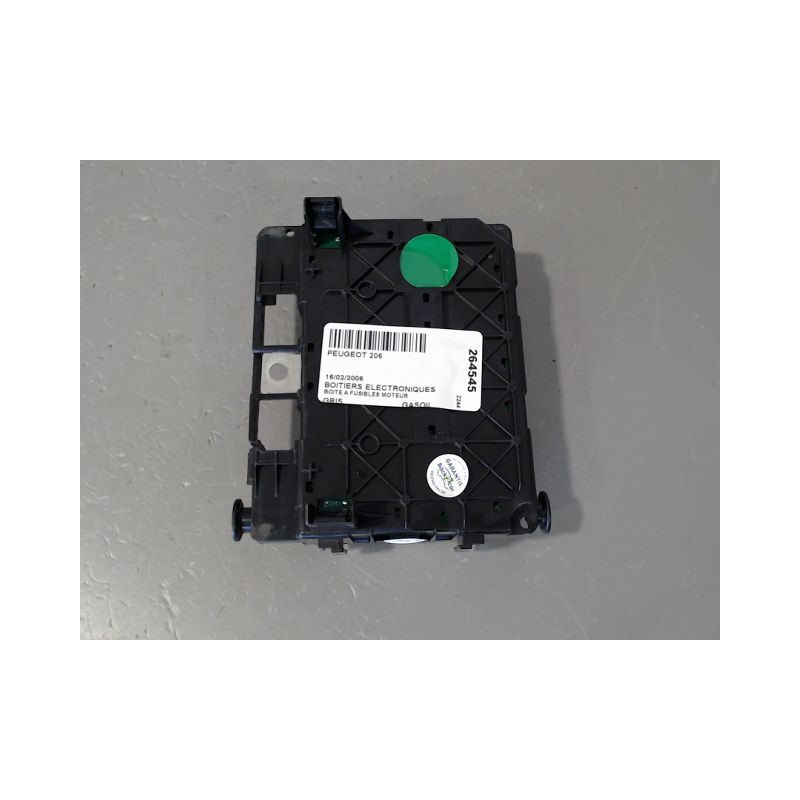 BOITE A FUSIBLES PEUGEOT 206