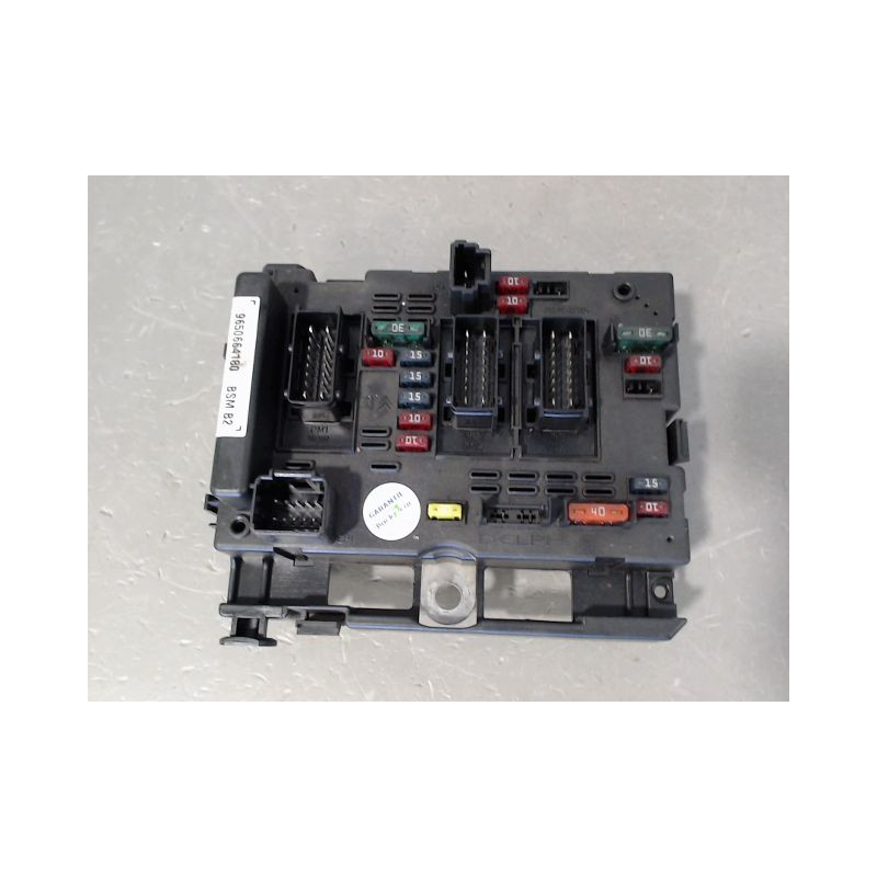 BOITE A FUSIBLES PEUGEOT 206
