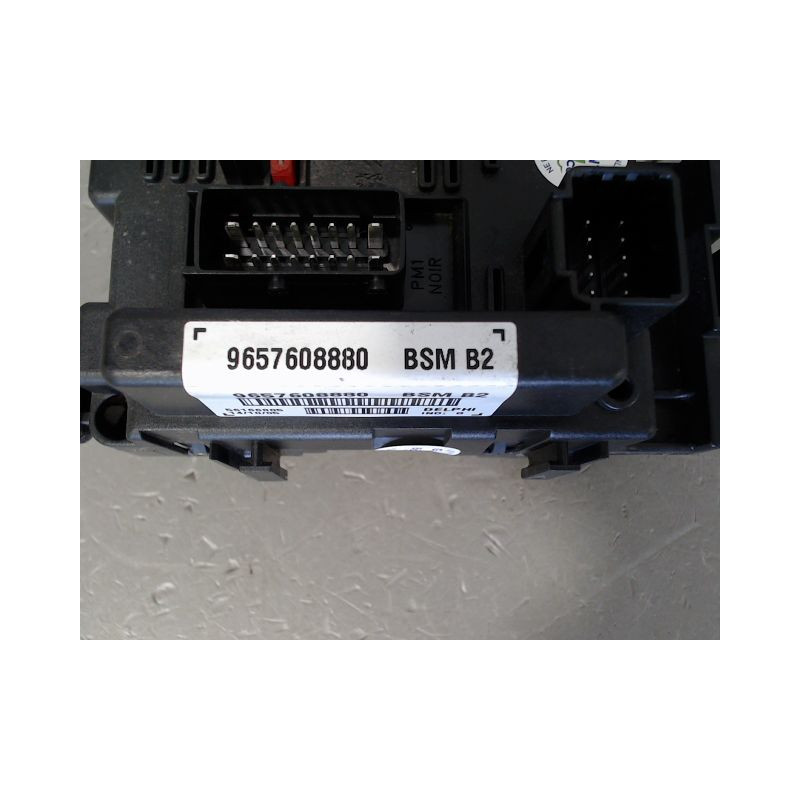 BOITE A FUSIBLES PEUGEOT 206