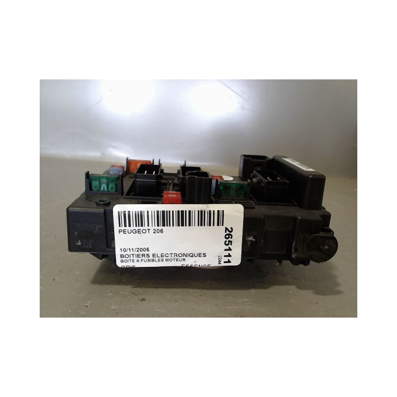 BOITE A FUSIBLES PEUGEOT 206