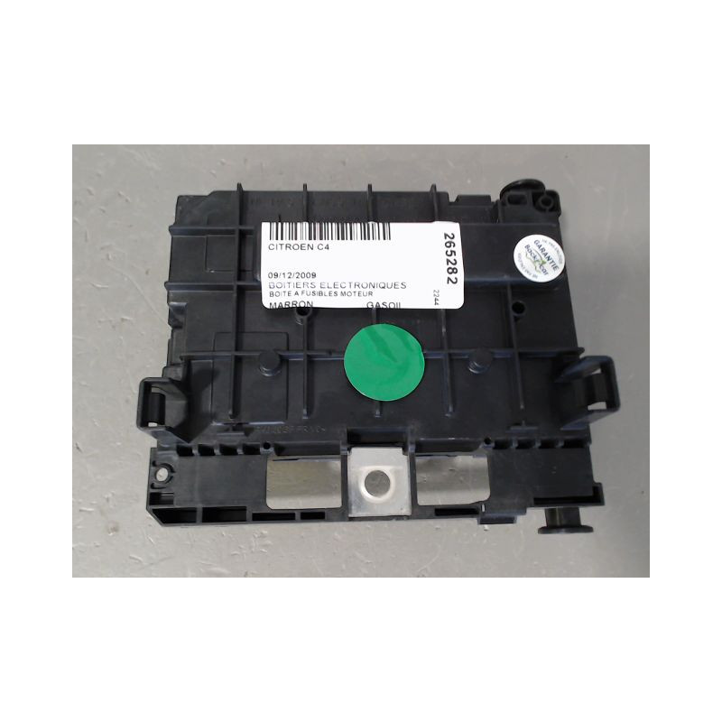 BOITE A FUSIBLES CITROEN C4