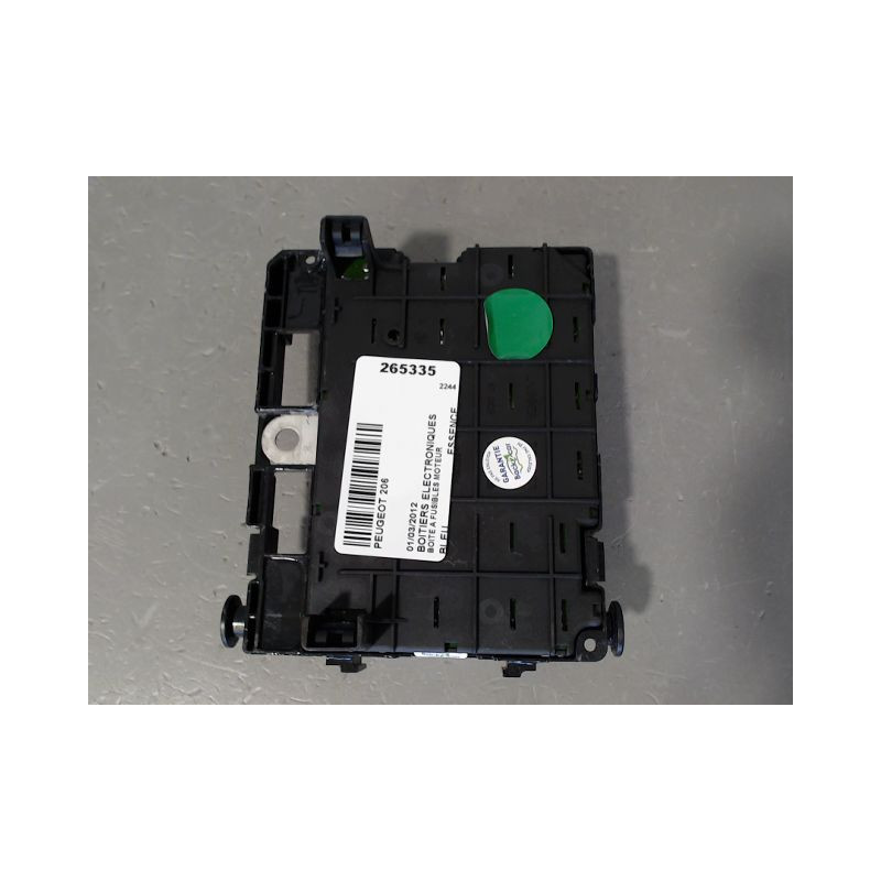 BOITE A FUSIBLES PEUGEOT 206