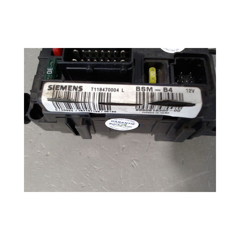 BOITE A FUSIBLES PEUGEOT 206