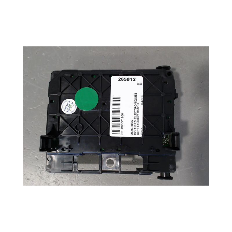 BOITE A FUSIBLES PEUGEOT 206