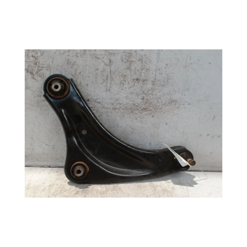 TRIANGLE INFERIEUR AVANT GAUCHE NISSAN JUKE