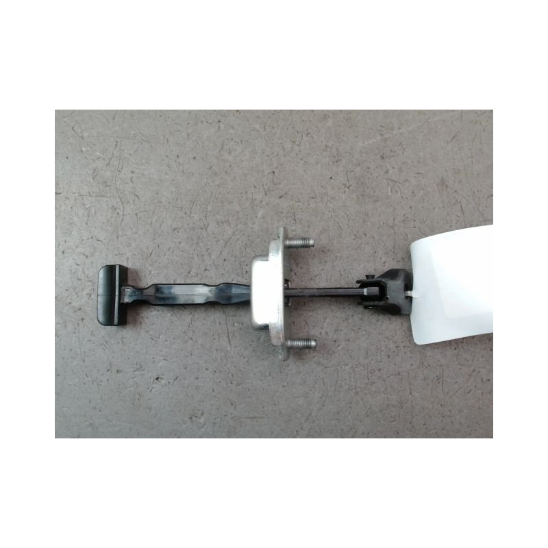 TIRANT PORTE AVANT DROIT DACIA SANDERO 2008-
