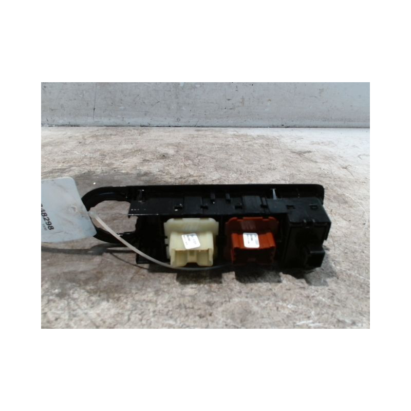 COMMANDE LEVE-GLACE PORTE AVG RENAULT CLIO IV