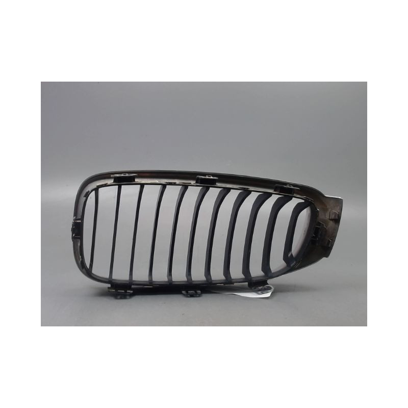 GRILLE CALANDRE DROIT BMW SERIE 3 BERL. VI (F30/F80) 2011-...