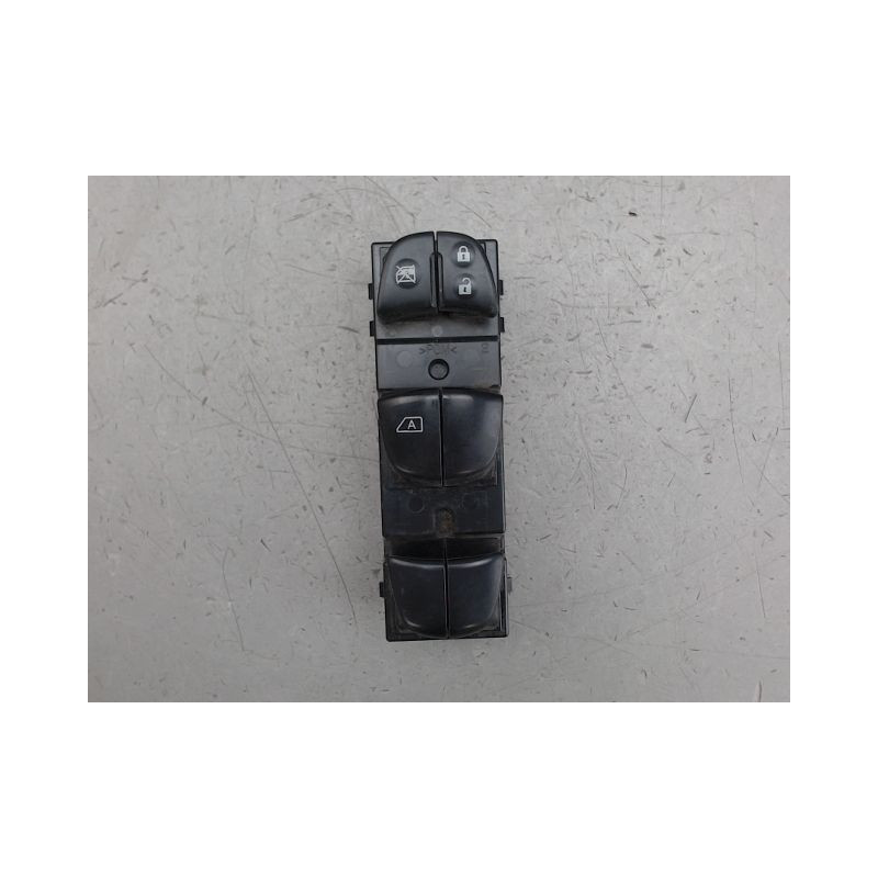 COMMANDE LEVE-GLACE PORTE AVG NISSAN JUKE