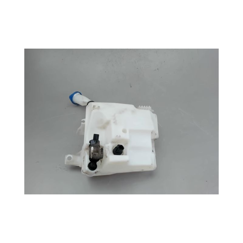RESERVOIR LAVE-GLACE AVANT FORD FOCUS