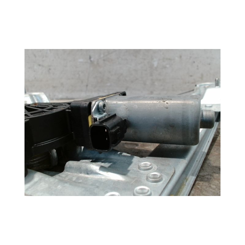 MECANISME+MOTEUR LEVE-GLACE AVANT DROIT DACIA SANDERO 2008-