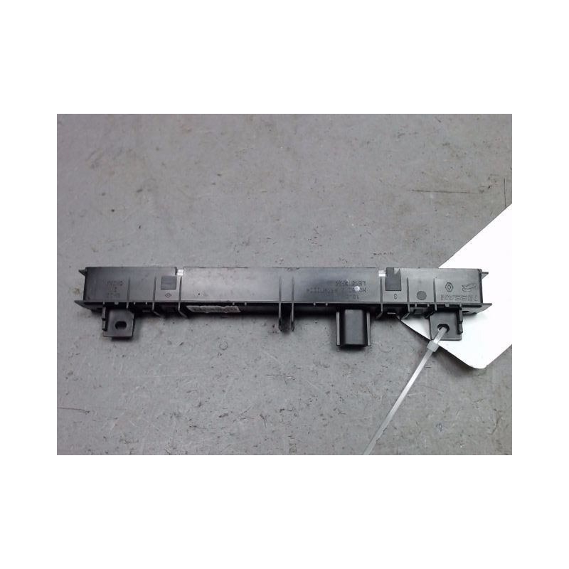 FEUX STOP SUPPLEMENTAIRE DACIA DUSTER 2010-
