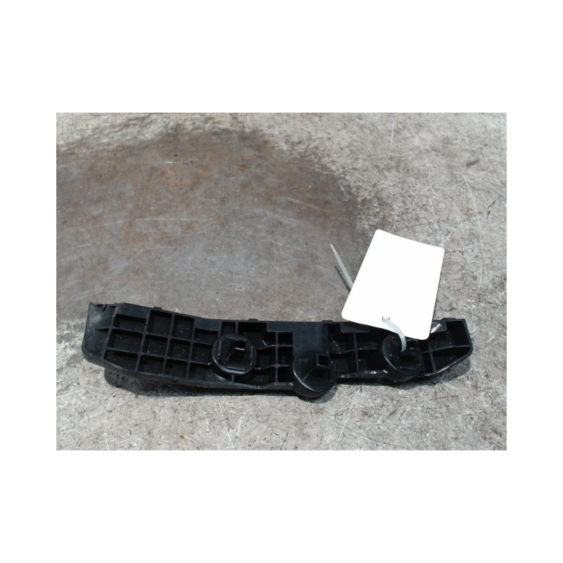 SUPPORT PARE-CHOC ARD NISSAN MICRA 2009-
