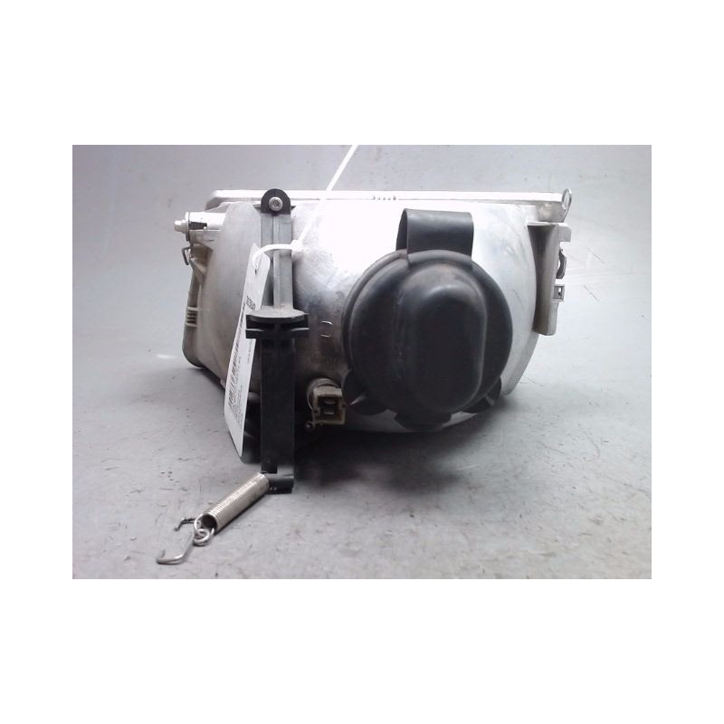 PHARE DROIT PEUGEOT 309 89-93