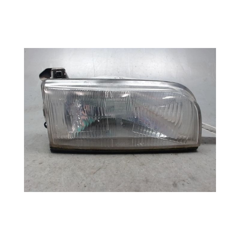 PHARE DROIT NISSAN PRAIRIE 88-94