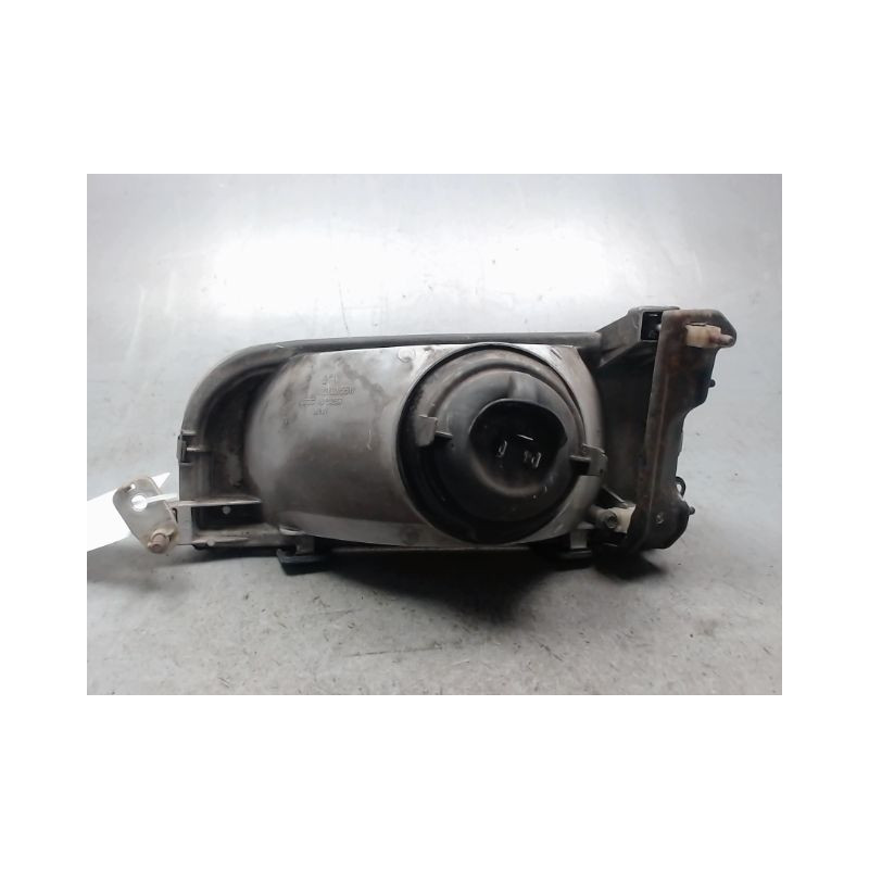 PHARE DROIT NISSAN PRAIRIE 88-94