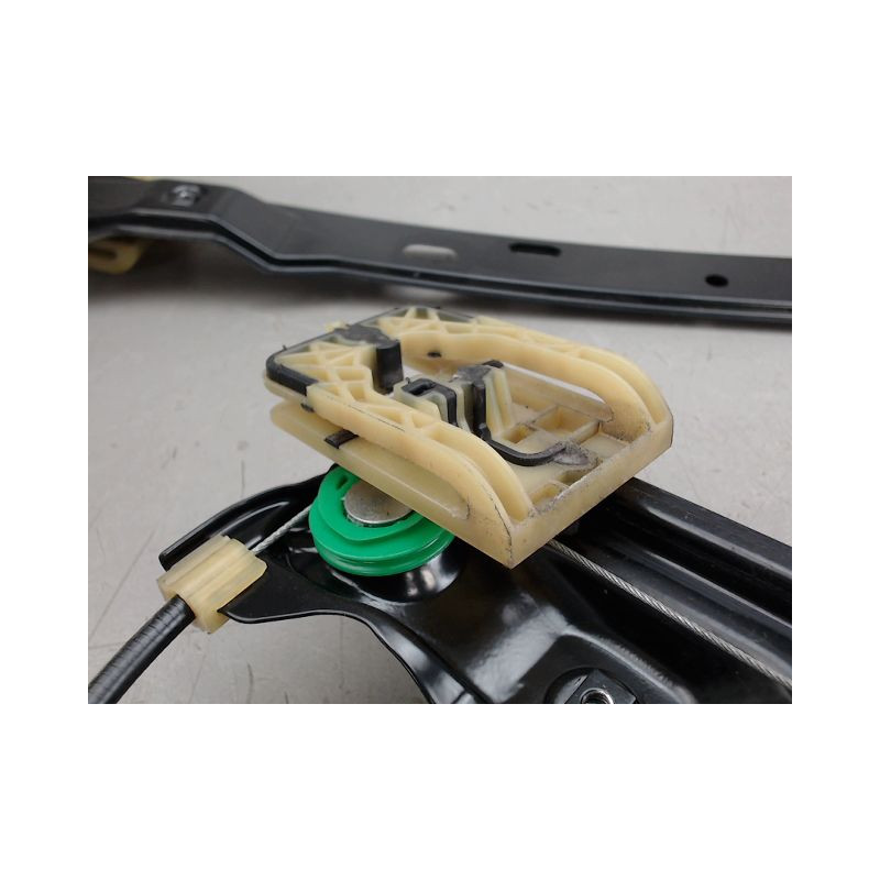 MECANISME LEVE-GLACE AVANT DROIT FORD C-MAX