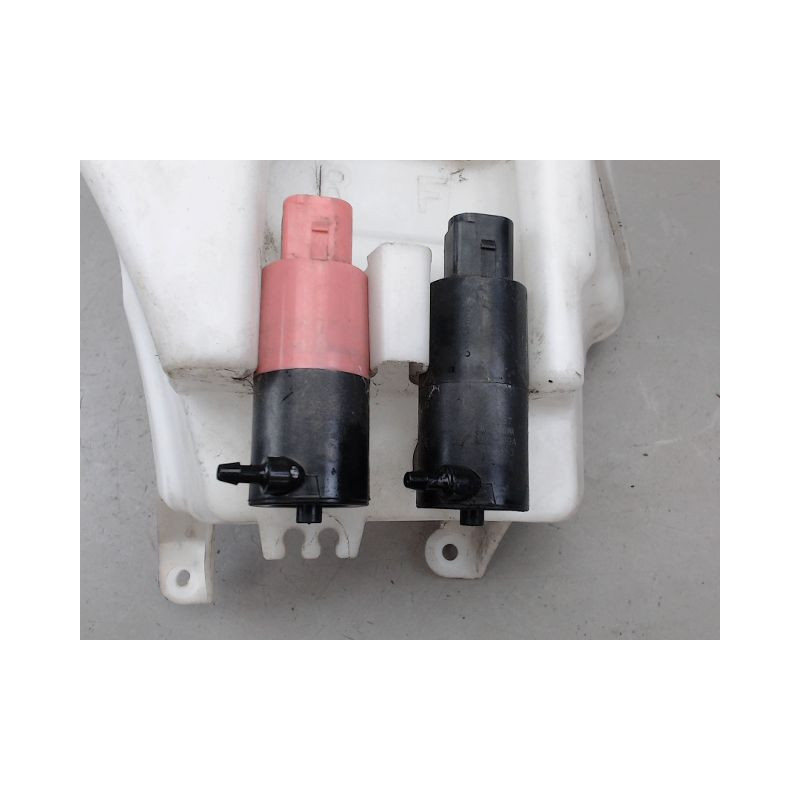 RESERVOIR LAVE-GLACE AVANT TOYOTA YARIS