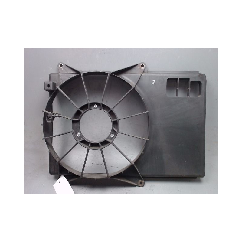 SUPPORT DE VENTILATEUR SUZUKI SWIFT -03/05
