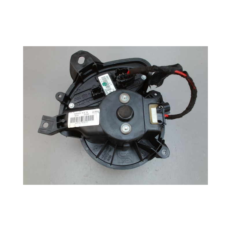 MOTEUR VENTILATEUR CHAUFFAGE OPEL CORSA