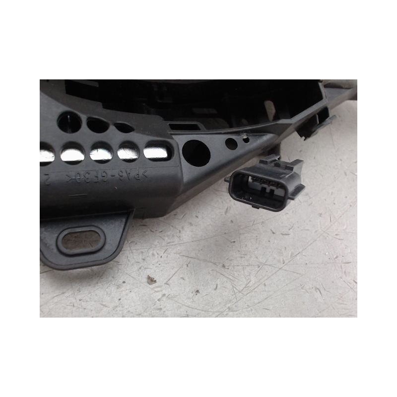 POIGNEE EXTERIEURE PORTE AVANT DROIT RENAULT CLIO