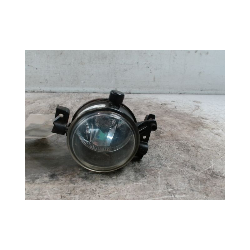 PHARE ANTIBROUILLARD AVANT DROIT FORD FOCUS SW