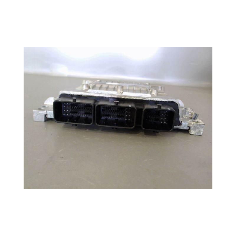 CALCULATEUR MOTEUR FORD FOCUS